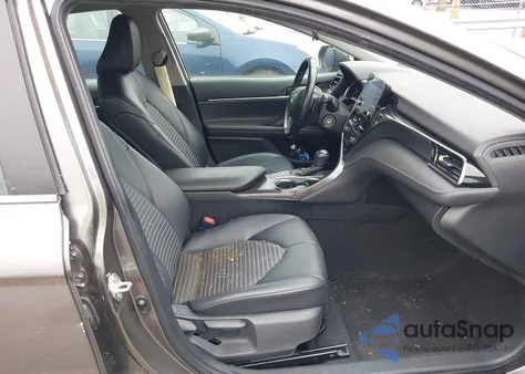 2021 Toyota Camry Se/Se Nightshade Edition z USA, uszkodzony, nr VIN 4T1G11AK0MU483176